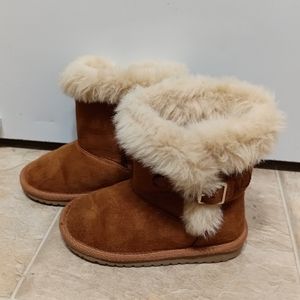 EXCELLENT condition (Barely worn) Suede cognac boots w/faux fur, size 7c